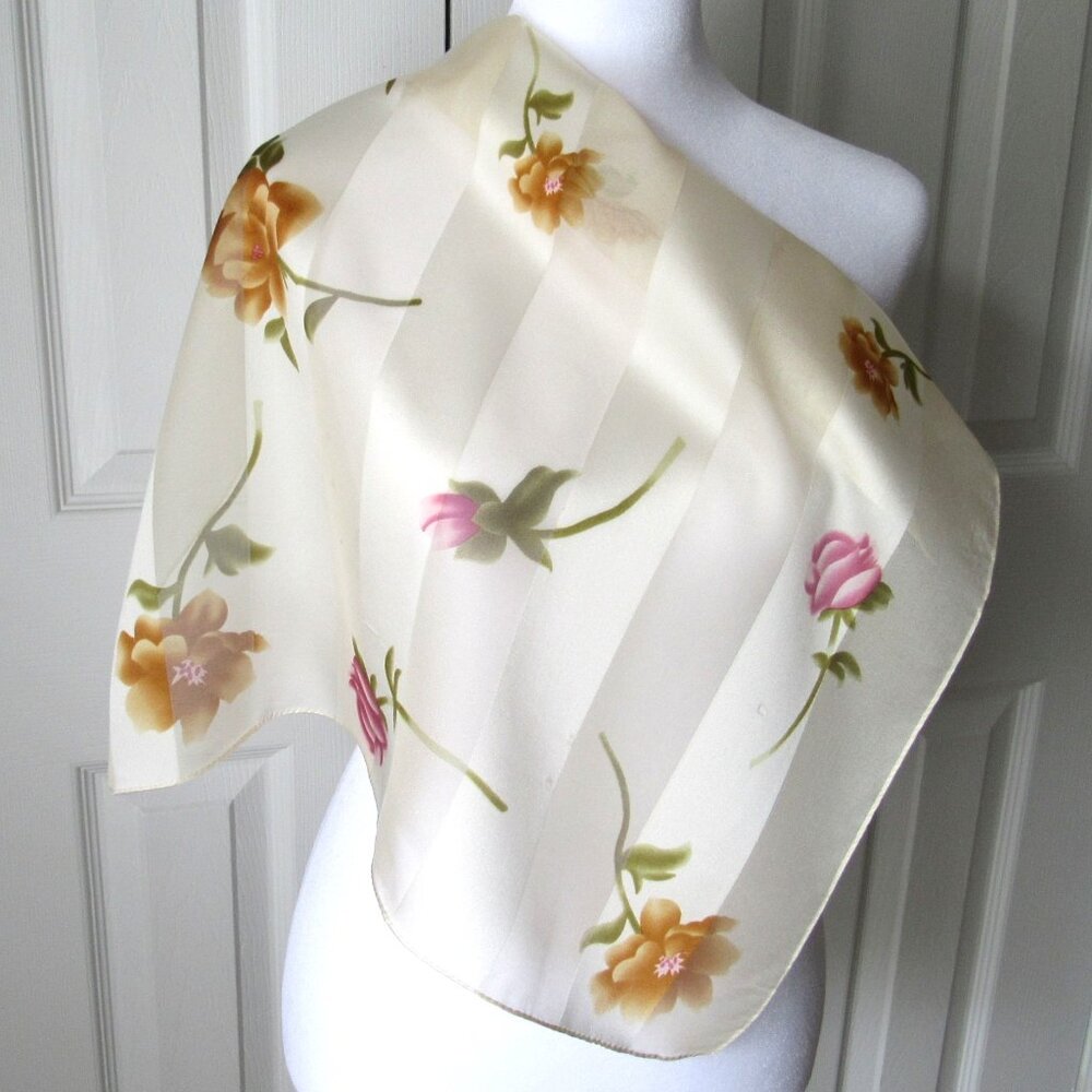 ELAINE GOLD for Collection XIIX Ltd. 100% Polyester White Sheer Floral Elegant